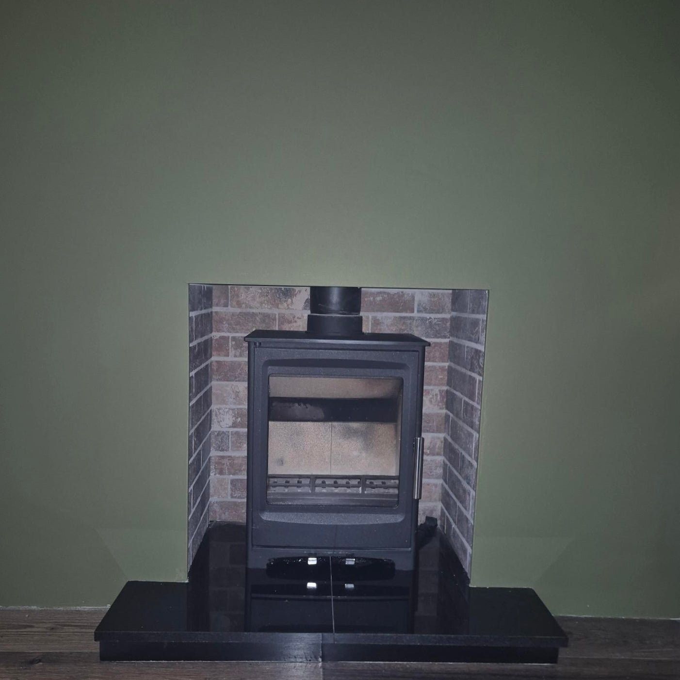 Lucan Stove San Remo Wood Burner Multi Fuel Solid Fuel & Chimney Lining Kit Bundle 5kw