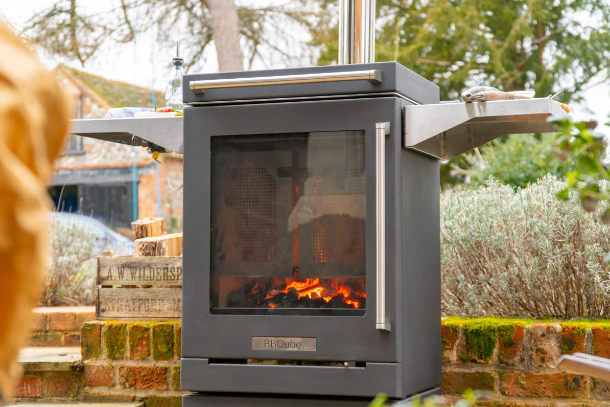 Wood Burning Portable Outdoor Stove Barbeque Grill Complete with Flue Pipe and 2 Side Tables