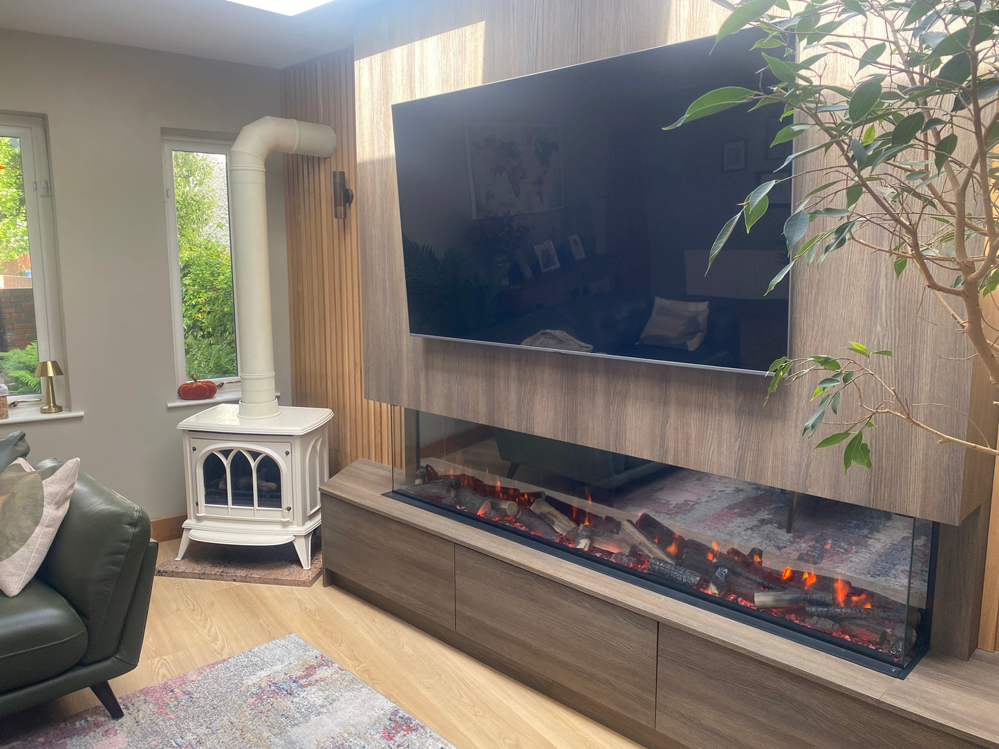 ICONIC 2000mm Electric Fire Multi Sided Fire EICONHD200 with SOLARFLAME Deluxe Log