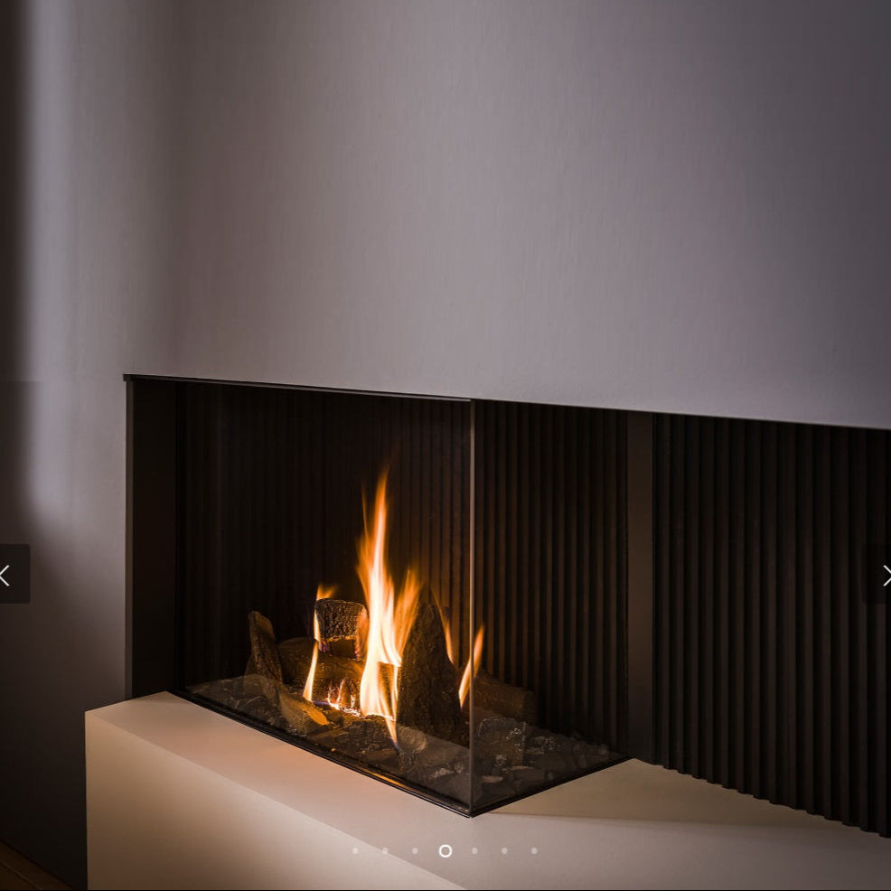 Trimline TL83-2R Right Hand Corner Gas Fire Balanced Flue ,Burning Logs ,Black Glass Liners.