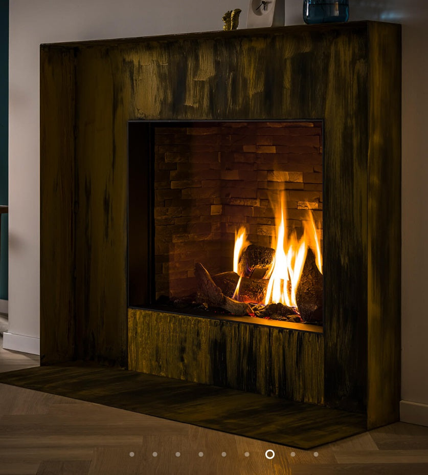 Trimline TL83-1 Front Facing Balanced Flue Gas Fire with Burning Log ,Black Glass Liners.