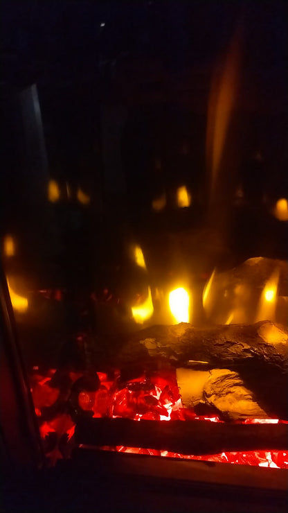 Iconic 500 Electric Stove & Decoative Pipe in Matt Black with LED Log Flame Effect